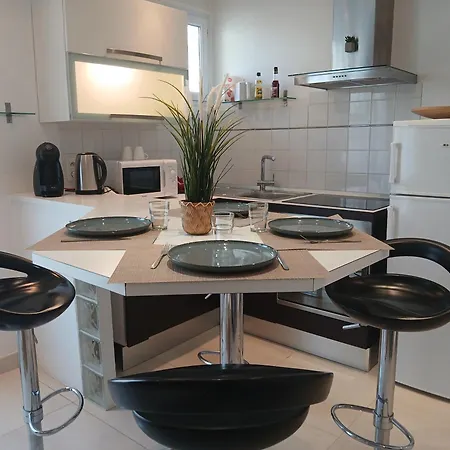 Centre Bd 1er Lägenhet *